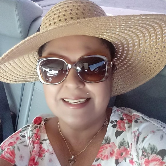 Meet your Posher, Norma - Picture 2 of 4